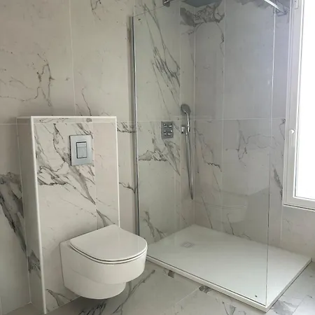 Villa Neuve Avec Piscine 3 140 M2 *