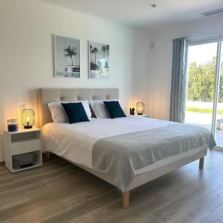 Neuve Avec Piscine 3 140 M2