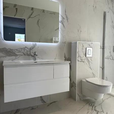 Neuve Avec Piscine 3 140 M2