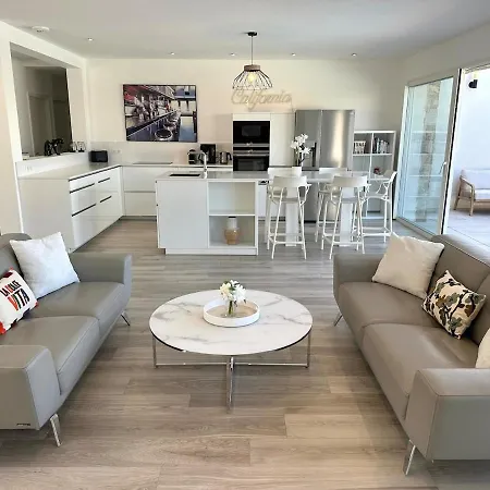 Neuve Avec Piscine 3 140 M2 Καλβί