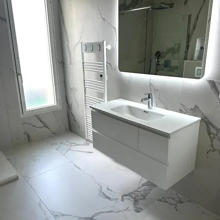 Neuve Avec Piscine 3 140 M2