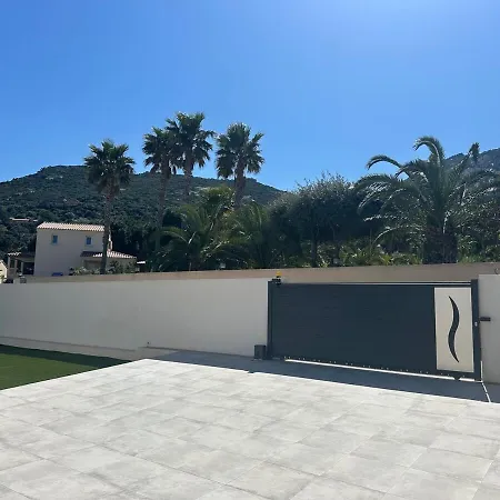 Vila Neuve Avec Piscine 3 140 M2