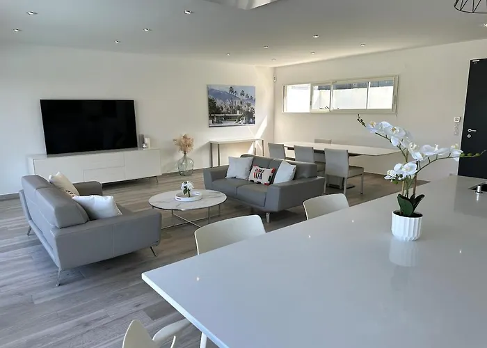 Neuve Avec Piscine 3 140 M2 Villa