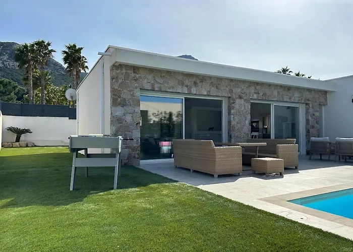 Neuve Avec Piscine 3 140 M2 Villa *