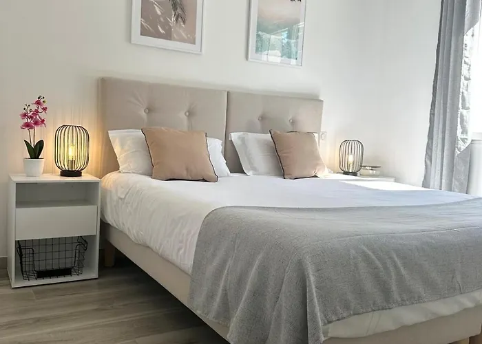 Villa Neuve Avec Piscine 3 140 M2 Calvi (Corsica)