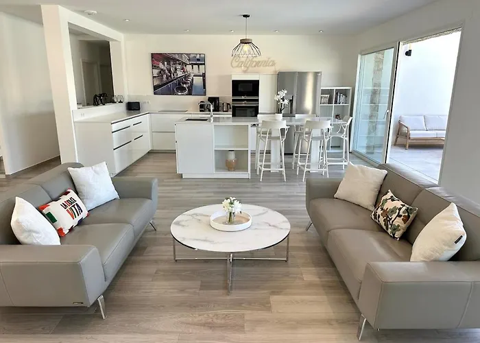 Neuve Avec Piscine 3 140 M2 Calvi (Corsica)