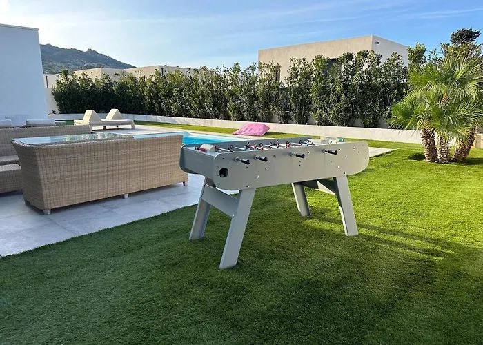 Neuve Avec Piscine 3 140 M2 * Calvi (Corsica)