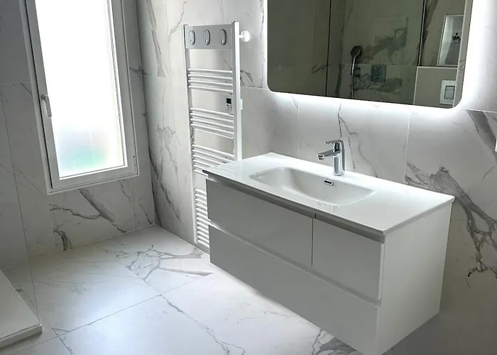 Neuve Avec Piscine 3 140 M2