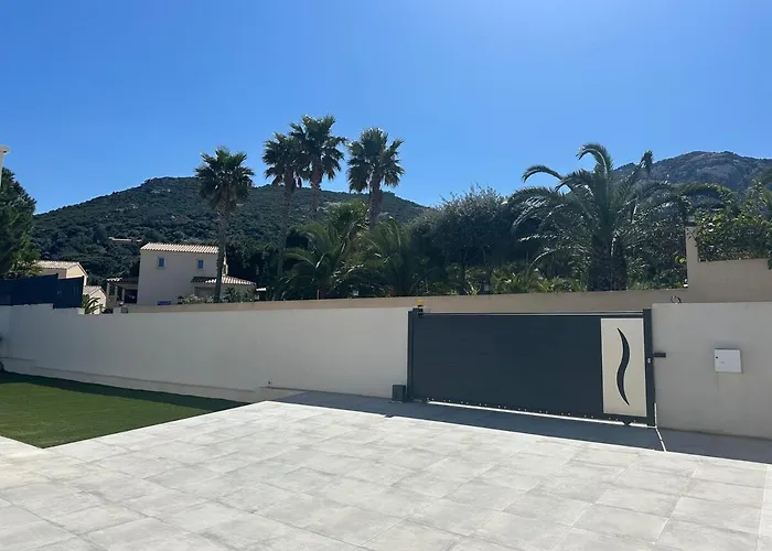 Villa Neuve Avec Piscine 3 140 M2